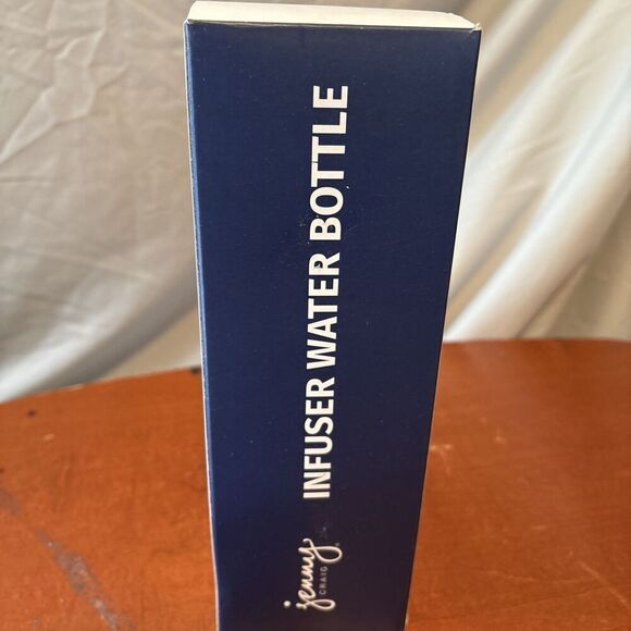 Jenny Craig INFUSER BOTTLE for Just Water or add Fruits & Vegetables - NEW - Picture 4 of 9